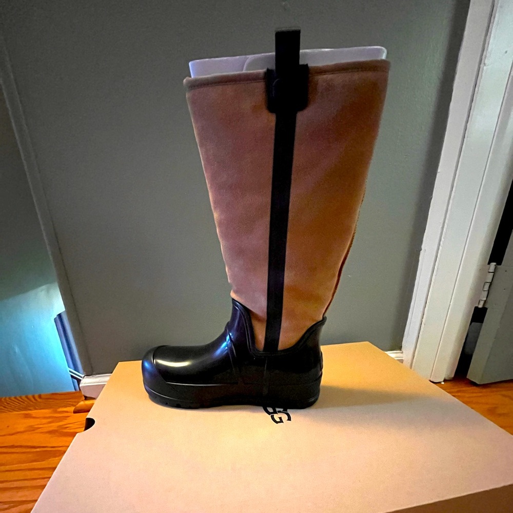 UGG Raincloud Tall